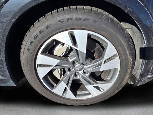 Used 2020 Audi e-tron Premium Plus image 9