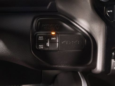 Used 2024 RAM 2500 Big Horn w/ Sport Appearance Package image 8