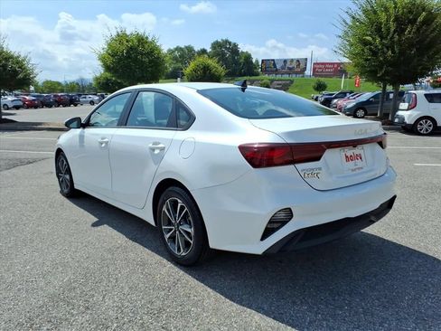 Used 2024 Kia Forte LXS FWD image 7