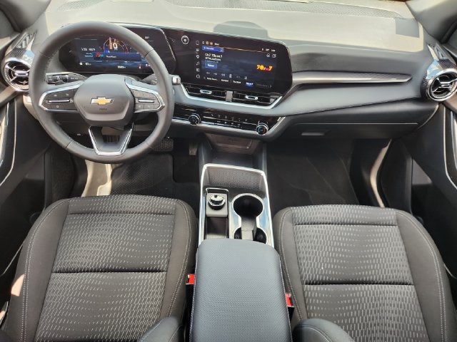 Used 2026 Chevrolet Equinox LT w/ Safety and Technology Package FWD image 26