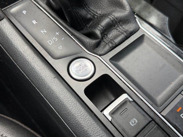 Used 2019 Volkswagen Atlas SEL FWD image 25