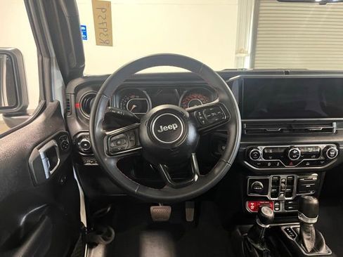 Used 2024 Jeep Wrangler Unlimited Rubicon image 21