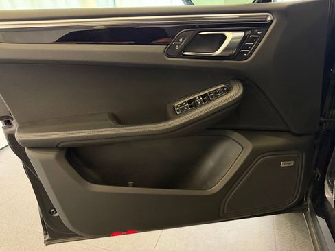Certified 2024 Porsche Macan S AWD/4WD image 15