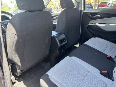 Used 2022 Chevrolet Equinox LS FWD image 17
