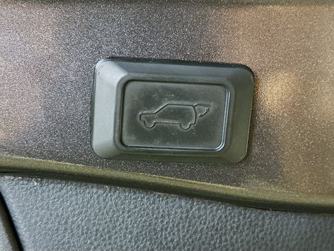 Used 2021 Toyota RAV4 XLE Premium FWD image 29