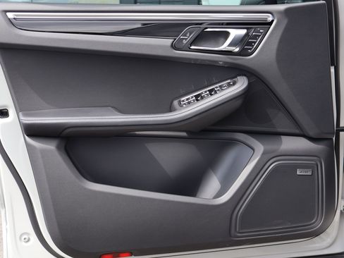 Used 2024 Porsche Macan S image 13