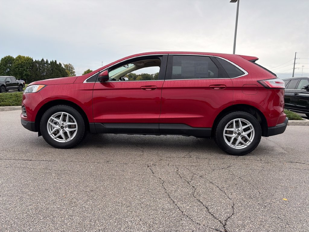Used 2024 Ford Edge SEL w/ Convenience Package AWD/4WD image 4
