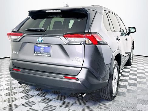 Used 2021 Toyota RAV4 LE image 25