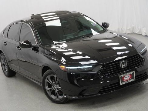 Used 2025 Honda Accord EX-L image 8