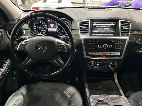 Used 2016 Mercedes-Benz GL 550 4MATIC image 4