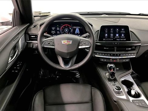Used 2025 Cadillac CT4 Premium Luxury image 5