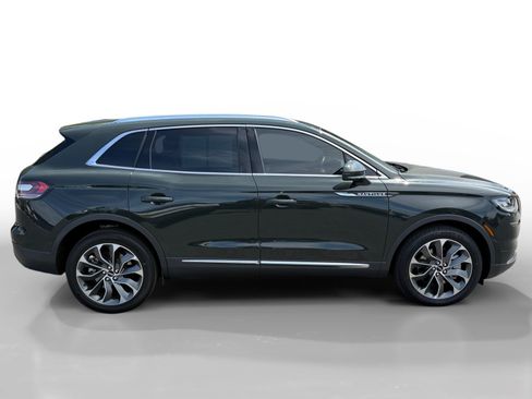 Used 2023 Lincoln Nautilus Reserve w/ Luxury Package AWD/4WD image 6