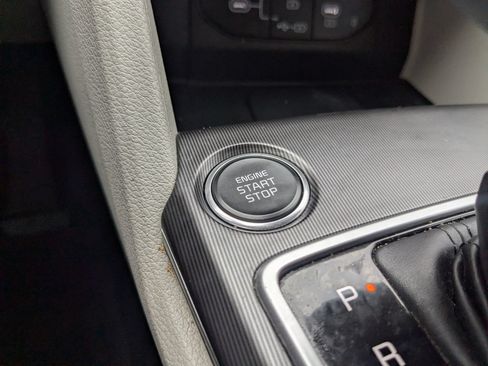Used 2026 Kia Sportage EX FWD image 19