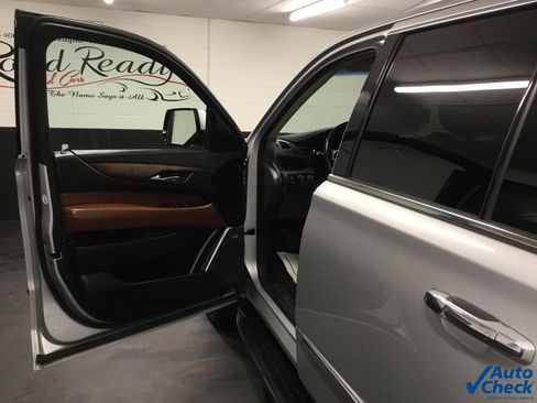 Used 2017 Cadillac Escalade Luxury image 20