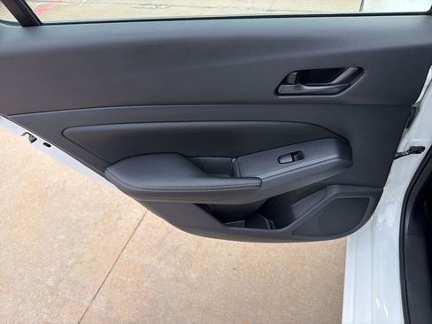 Used 2025 Nissan Altima 2.5 SV FWD image 14