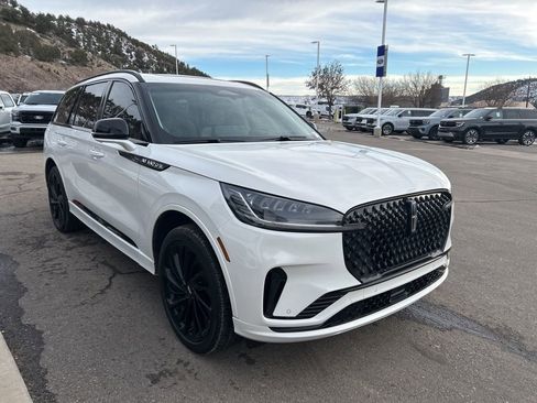 Used 2025 Lincoln Aviator Reserve w/ Jet Appearance Package image 7