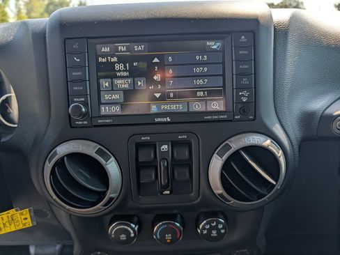 Used 2016 Jeep Wrangler Unlimited Sport AWD/4WD image 5