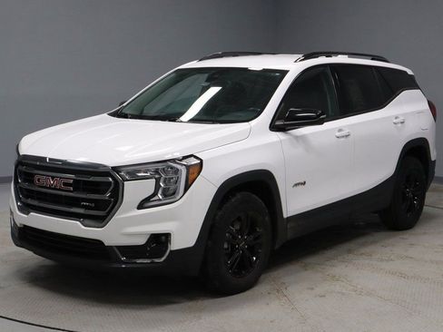 Used 2022 GMC Terrain AT4 w/ Infotainment Package II AWD/4WD image 8