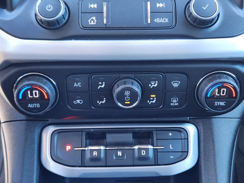 Used 2021 GMC Acadia SLT w/ LPO, Bright Accent Package image 15