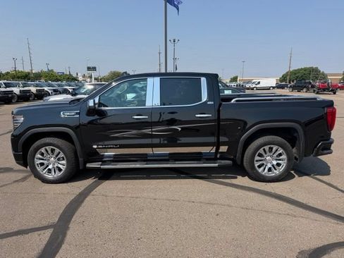 Used 2023 GMC Sierra 1500 Denali w/ Technology Package AWD/4WD image 7