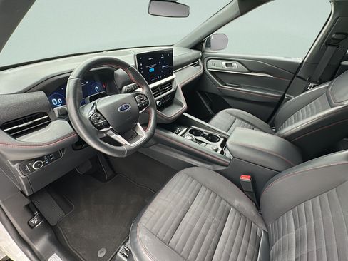 Used 2025 Ford Explorer ST-Line w/ ST-Line Street Pack AWD/4WD image 12