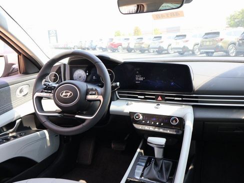 New 2025 Hyundai Elantra Limited image 14