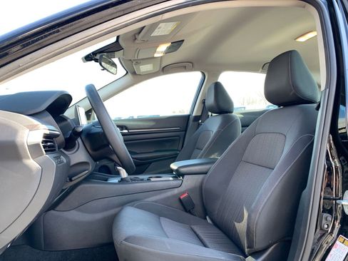 Used 2025 Nissan Altima 2.5 SV image 28