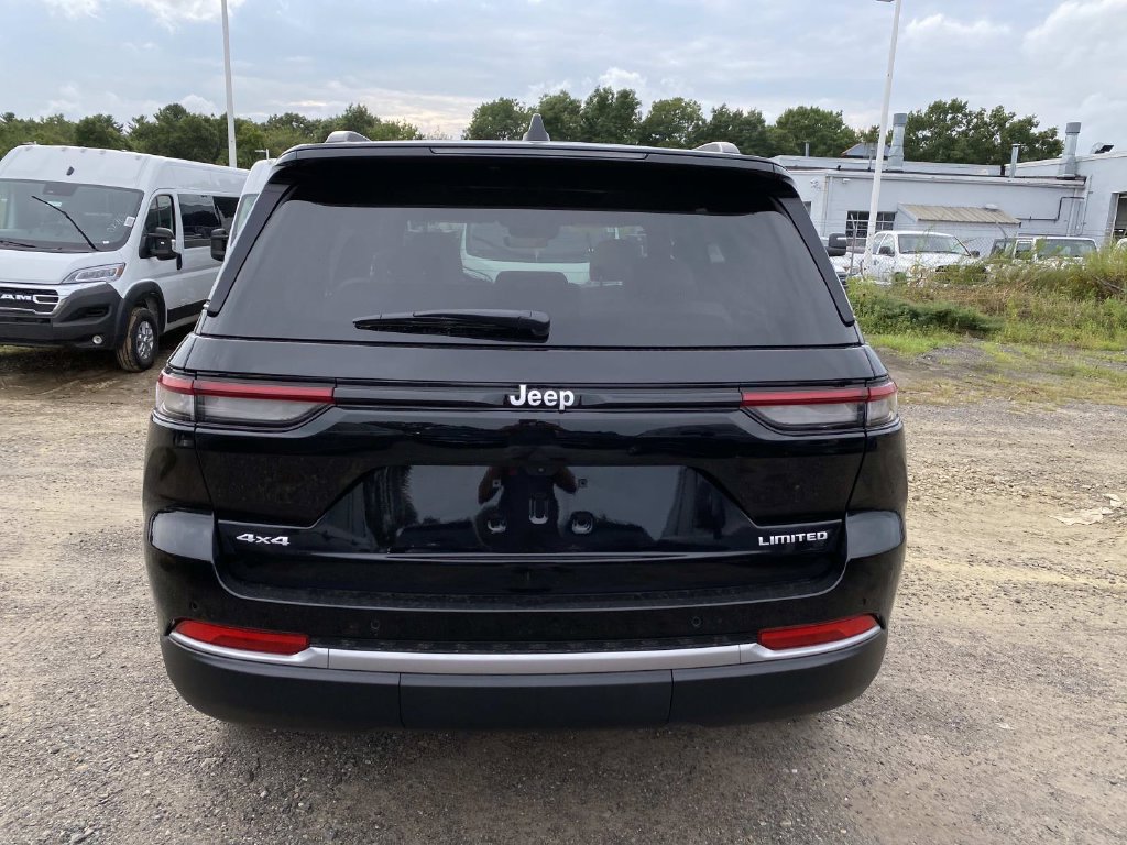 New 2027 Jeep Grand Cherokee Limited AWD/4WD image 4