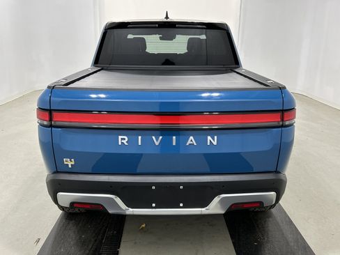 Used 2022 Rivian R1T Adventure image 4