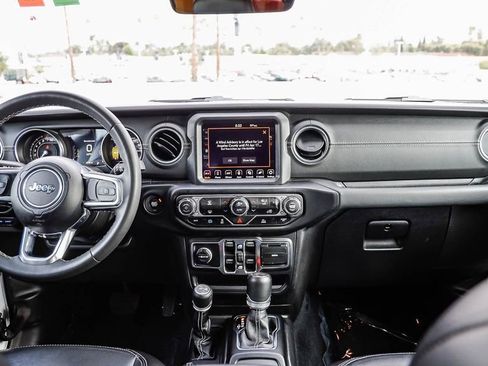 Used 2023 Jeep Wrangler Unlimited Sahara AWD/4WD image 15