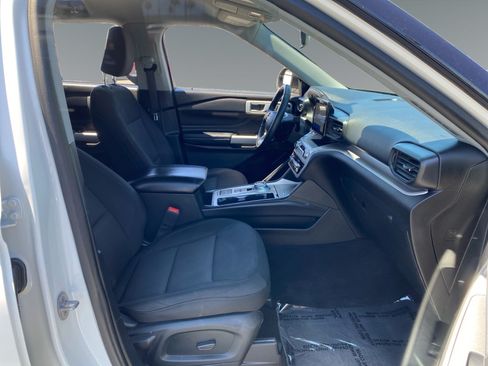 Used 2023 Ford Explorer XLT RWD image 15