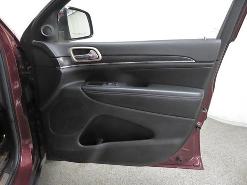 Used 2014 Jeep Grand Cherokee Limited w/ Trailer Tow Group IV image 24