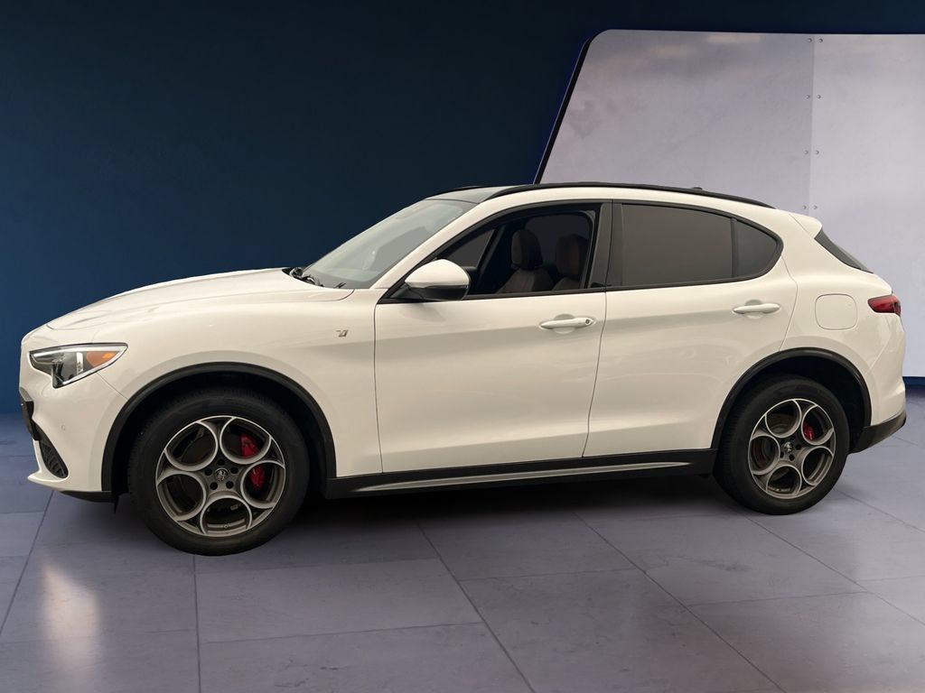 Used 2022 Alfa Romeo Stelvio Ti w/ Active Assist Plus Package AWD/4WD image 2