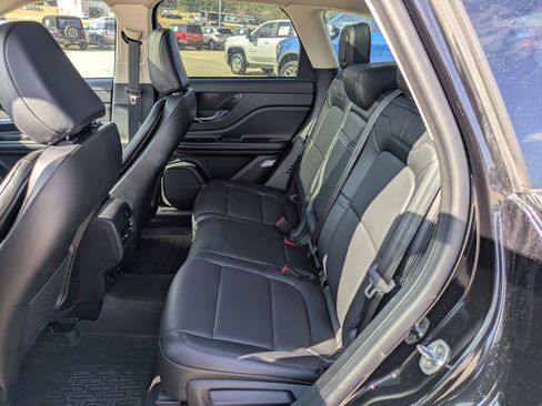 Used 2023 Lincoln Corsair Reserve w/ Equipment Group 202A image 10