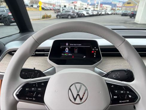 Used 2025 Volkswagen ID. Buzz 1st Edition image 11