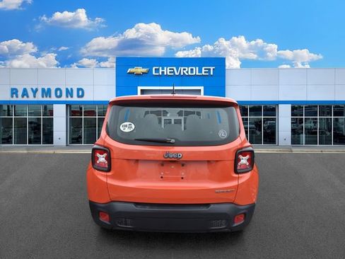 Used 2016 Jeep Renegade Sport w/ Power & Air Group FWD image 4