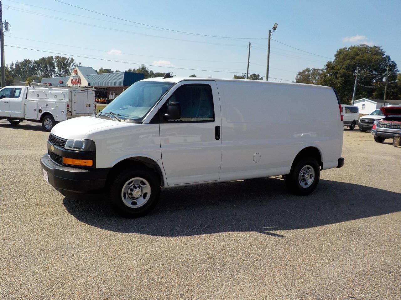 Used 2021 Chevrolet Express 2500 w/ Driver Convenience Package RWD image 1