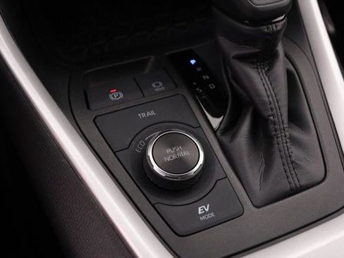 Certified 2025 Toyota RAV4 XLE image 19