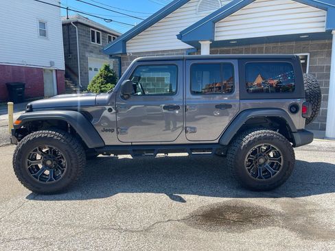 Used 2021 Jeep Wrangler Unlimited Sport AWD/4WD image 8