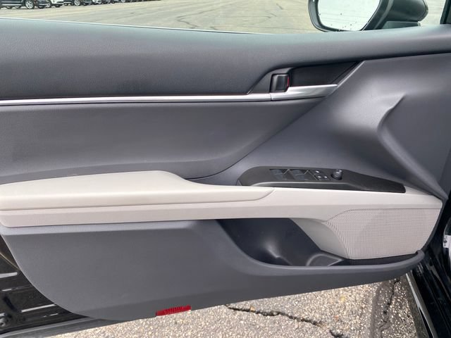 Used 2023 Toyota Camry SE AWD/4WD image 15