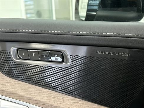 Certified 2025 Volvo XC90 B6 Plus image 19