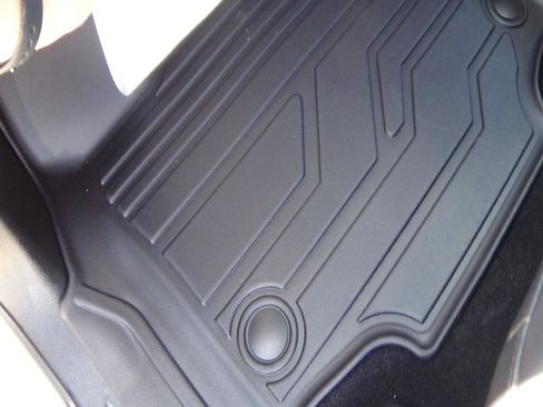 Certified 2025 Chrysler Pacifica Select FWD image 18