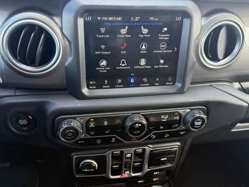 Used 2018 Jeep Wrangler Unlimited Sahara image 25