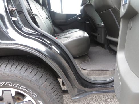 Used 2015 Nissan Xterra PRO-4X w/ Pro-4x Leather Package image 16
