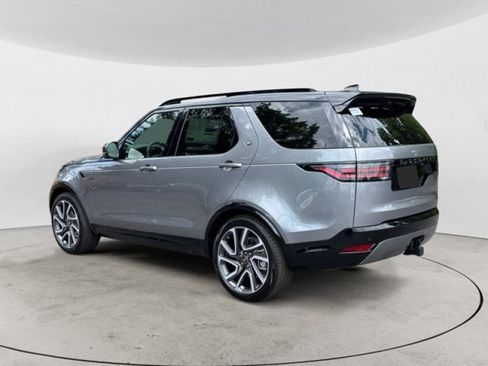 Used 2025 Land Rover Discovery Dynamic SE AWD/4WD image 6