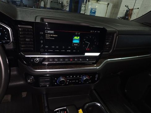 Used 2024 GMC Sierra 1500 Elevation w/ Preferred Package image 12