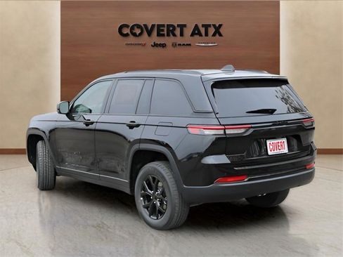 New 2025 Jeep Grand Cherokee Altitude image 3