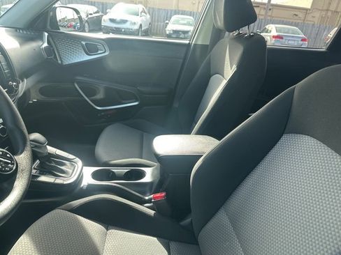 Certified 2024 Kia Soul LX w/ Option Group 015 image 8