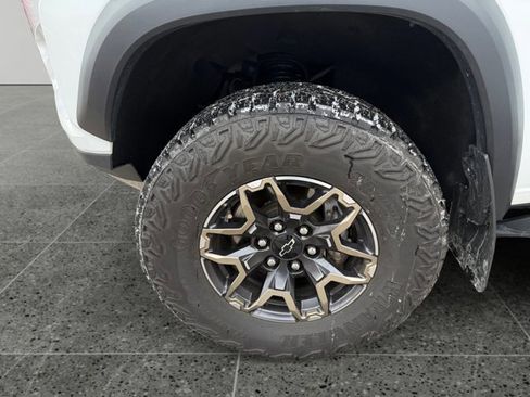 Certified 2024 Chevrolet Colorado ZR2 w/ ZR2 Convenience Package III image 14