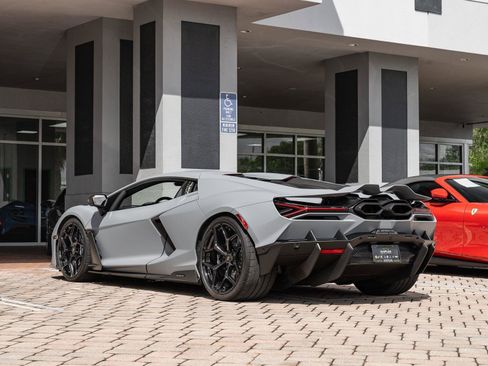 Used 2024 Lamborghini Revuelto AWD/4WD image 23